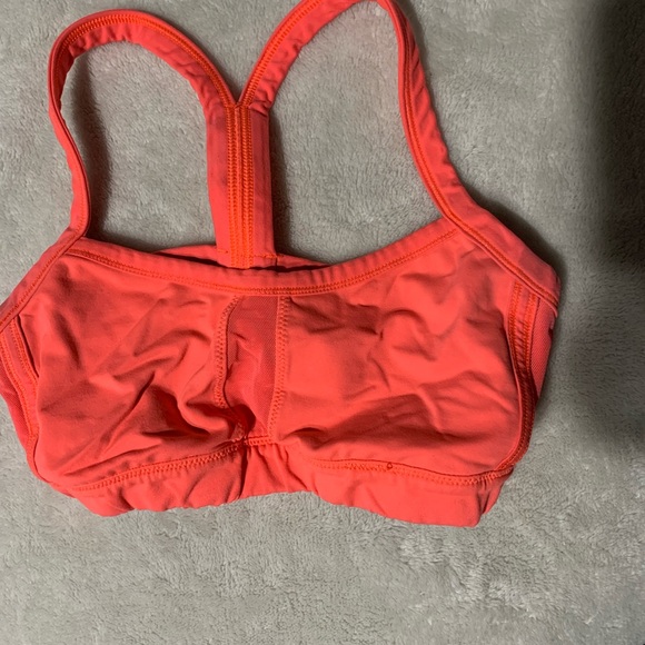 FOUR size 4 lululemon sports bras - Picture 4 of 8